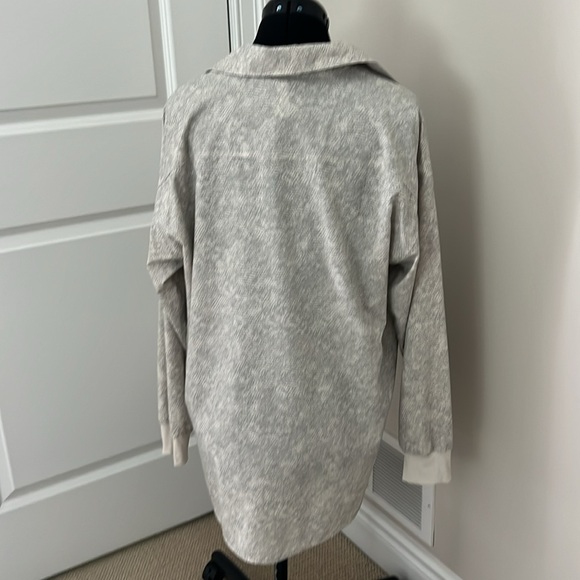 ATHLETA Top Blouse - Picture 3 of 8